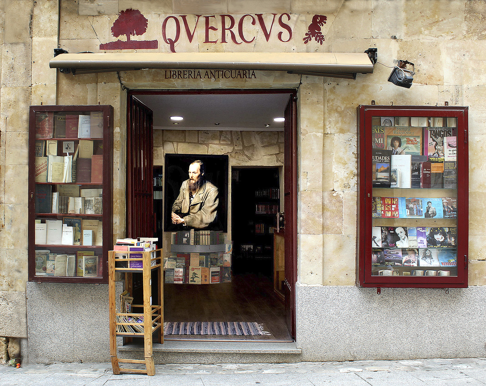 Librería Quercus Calle Meléndez, 29 Salamanca